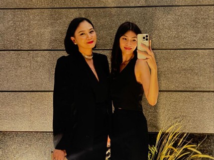 7 Potret Dian Nitami Bersama Anak Gadisnya, Hang Out hingga Kondangan Bareng