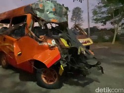 Video Penampakan Elf Maut Seusai Tabrak Truk di Tol Pasuruan-Probolinggo