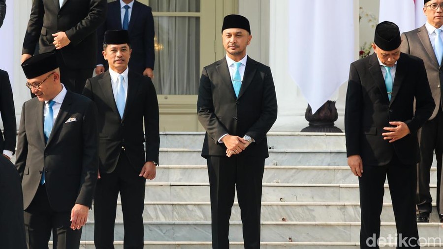 Presiden RI Prabowo Subianto menunjuk Fadli Zon sebagai Menteri Kebudayaan yang tugasnya akan dibantu oleh Giring Ganesha atau yang dikenal sebagai Giring 