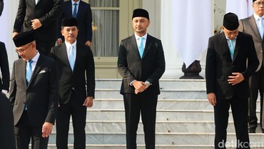 img-title Beda Reaksi Ariel dan Randy Nidji Saat Giring Dilantik Jadi Wamen Prabowo-Gibran