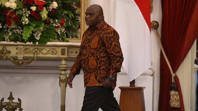 Menteri HAM Klaim Pelarangan Bendera One Piece Sesuai Kovenan PBB Menteri HAM Natalius Pigai mengatakan pelarangan pengibaran bendera one piece sejajar dengan bendera Merah Putih akan mendapatkan dukungan PBB.