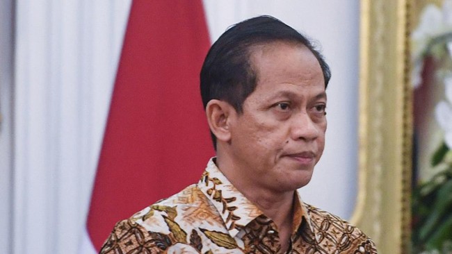Menteri LH Tutup 2 Pabrik Peleburan Logam karena Bikin Udara 'Hitam' Menteri Lingkungan Hidup Hanif Faisol Nurofiq mengatakan pihaknya menutup dua pabrik peleburan logam yang ada di Cikarang, Jawa Barat.