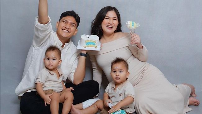 5 photos of Masayu Clara announces the gender of her third child with her adorable son