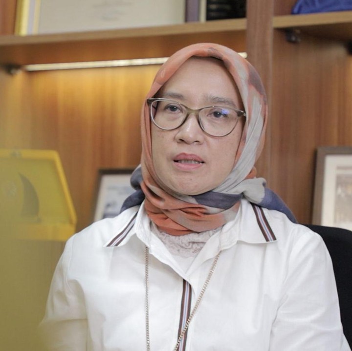 <p>Rini Widyantini juga menjadi salah satu Menteri perempuan di Kabinet Merah Putih, yakni sebagai Menteri Pendayagunaan Aparatur Negara dan Reformasi Birokrasi. Perempuan kelahiran 29 Mei 1965 ini memiliki jejak karier yang cukup panjang di pemerintahan. Di Kementerian Pendayagunaan Aparatur Negara dan Reformasi Birokrasi (KemenPANRB), ia pernah menjadi menduduki beberapa jabatan, di antaranya Deputi Bidang Kelembagaan tahun 2012, Deputi Bidang Kelembagaan dan Tata Laksana pada 2013, dan Sekretaris KemenPANRB sejak 2022. (Foto: Dok. PANRB)</p>