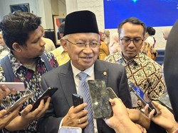 BEM FISIP Unair Dibekukan Gegara Kritik Prabowo, Mendikti Saintek: Batalkan!