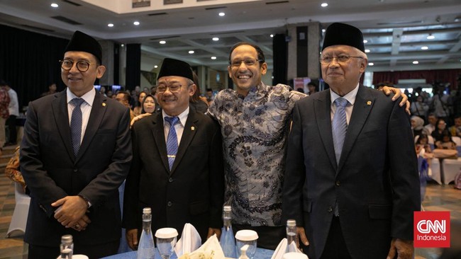 Biaya pendidikan yang sangat mahal menjadi salah satu tantangan yang harus dibereskan oleh pemerintahan Prabowo Subianto dan Gibran Rakabuming Raka.