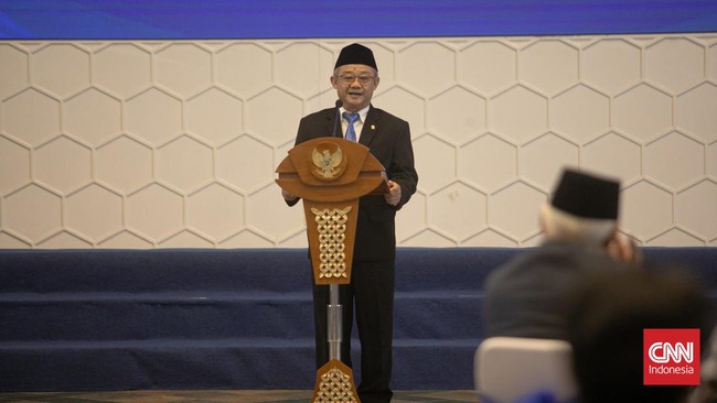 Menteri Pendidikan Dasar dan Menengah (Mendikdasmen) Abdul Mu'ti akan mengkaji kembali penerapan Kurikulum Merdeka di sekolah saat ini.