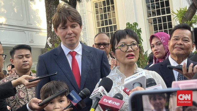 Suami Wakil Menteri Diktisaintek, Stella Christie dirawat di ICU setelah kecelakaan parah di Colorado Amerika Serikat.