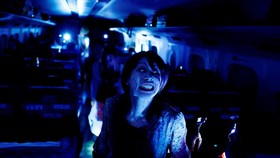 FOTO: Momen 'Zombie' Teror Penumpang Kereta Shinkansen