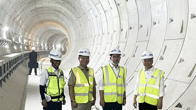 Aktivitas Gibran Sejak Dilantik: Uji Coba Makan Gratis-Blusukan ke MRT