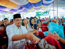 Lihat Jalan Rusak di Labusel, Bobby: Ayam Saja Terbang Hindari Lubang