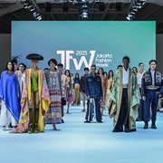 Jakarta Fashion Week 2025 Pertemukan Tradisi dengan Inovasi dan Keberlanjutan
