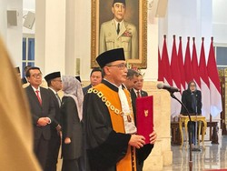 Presiden Prabowo Ambil Sumpah Ketua MA Sunarto