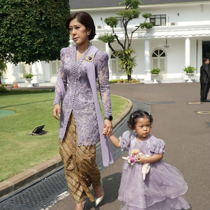 <p>Sebelumnya, Meutya Hafid dikenal sebagai mantan jurnalis yang juga menjabat sebagai Ketua Komisi I DPR, Bunda. Ia membidangi komunikasi dan informatika, pertahanan, luar negeri serta intelijen. (Foto: Instagram: @meutya_hafid)</p>
