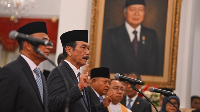 Hari ini, Prabowo melantik 7 penasihat khusus presiden. Di antaranya adalah Wiranto, Dudung, dan Luhut.