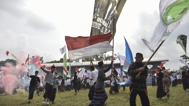 Pada peringatan hari santri di Gedung Negara Grahadi, Pj Gubernur Jatim mengingatkan soal momok kekerasan dan pelecehan yang tak boleh lagi ada di ponpes.