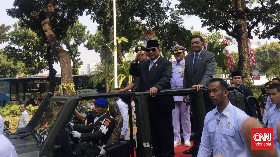 Prabowo Arak-arakan Naik Maung Kemenhan ke Istana usai Sertijab Menhan