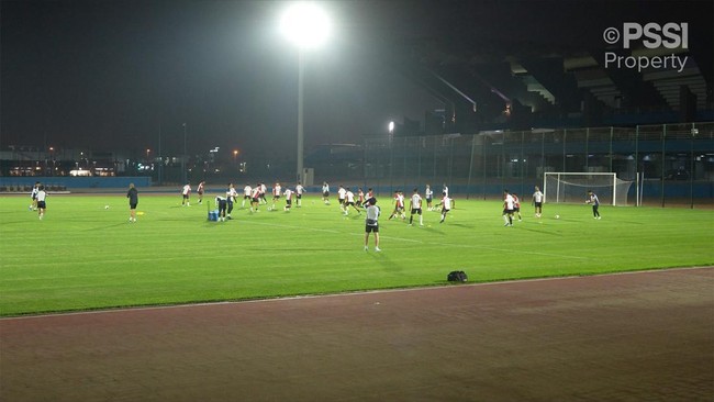 Timnas Indonesia U-17 tak bisa menjalani latihan resmi terakhir dengan lancar jelang Kualifikasi Piala Asia U-17 2025 lantaran keberadaan timnas Kuwait U-15.