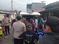 Pria Palembang Gorok Leher Diduga Depresi Penghasilan sebagai Ojol Minim
