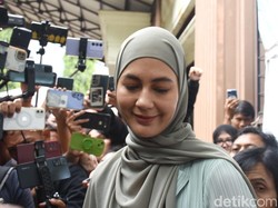 Baim Wong dan Paula Verhoeven Cerai, Hotma Sitompoel Meninggal Dunia