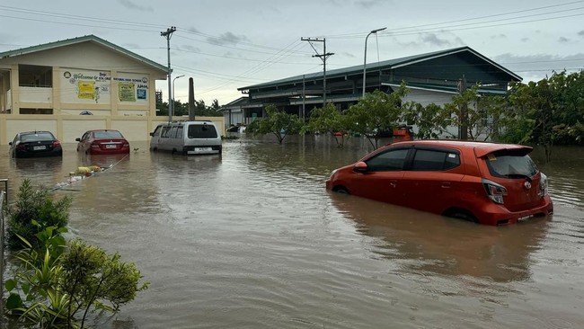 Beberapa bulan terakhir, warga Filipina mengamuk karena skandal dugaan proyek penanganan banjir yang sudah menghabiskan ratusan miliar peso tapi tak ada hasil.