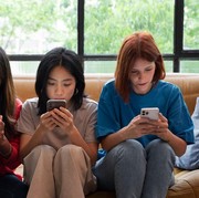 10 Negara yang Warganya Paling Kecanduan Main HP, Ada Negara Tetangga RI!