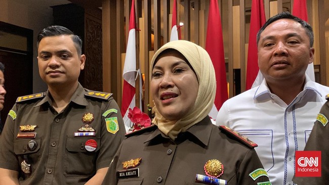 Kajati Jatim mengatakan satu staf PN Surabaya yang diperiksa terkait kasus suap vonis bebas Ronald Tannur hanya ditanya perihal administrasi perkara.