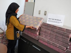 KPK Setor Uang Rampasan Rp 37,4 M ke Negara dari Korupsi Jalan di Bengkalis