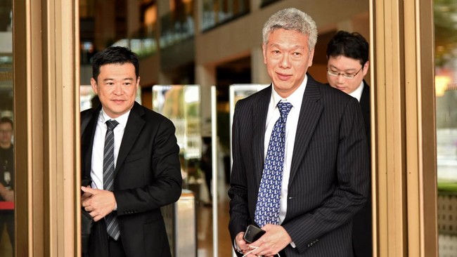 Anak bungsu pendiri Singapura Lee Kuan Yew, Lee Hsien Yang, menjadi sorotan setelah "curhat" telah kabur mencari suaka ke Inggris sejak beberapa tahun terakhir.