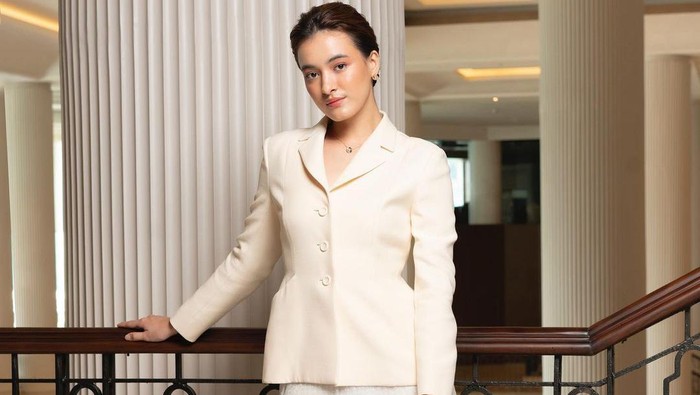 Get The Look: Ide Outfit Formal ala Mawar de Jongh, Cocok untuk Kerja-Pesta