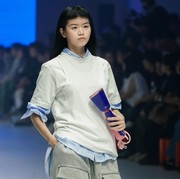 Philips Handheld Steamer 5000 Series Diperkenalkan di Jakarta Fashion Week 2025, Simak Keunggulan Utamanya