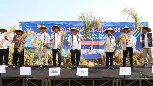 Pupuk Indonesia mengoptimalkan produktivitas Program Makmur lewat teknologi pertanian Preci-rice pada budidaya padi di Desa Mekarjaya, Kabupaten Subang.