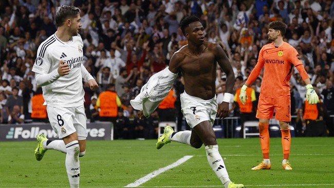 Tertinggal dua gol di babak pertama, Real Madrid berhasil comeback membantai Dortmund lewat lima gol di babak kedua.