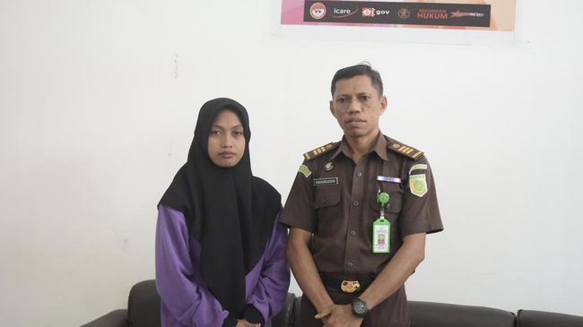 Polisi Kawal Ketat Sidang Perdana Guru Honorer Konawe Selatan