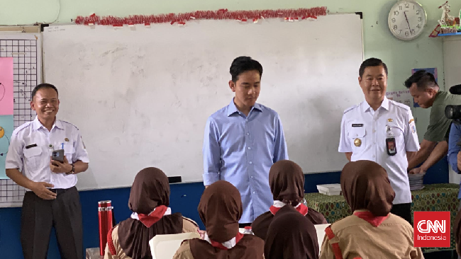 Wapres Gibran kembali uji coba program makan bergizi cuma-cuma di Jakarta. Kali ini uji coba dilakukan di SMPN 270, Kelapa Gading, Jakarta Utara, Rabu (23/10).