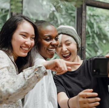 5 Perbedaan Cara Milenial dan Gen Z Gunakan Media Sosial, Kamu Termasuk yang Mana?