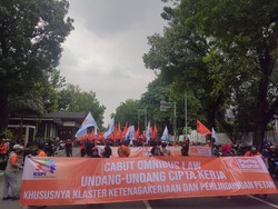 Tuntut Upah Naik 10%, 5 Juta Buruh Ancam Mogok Nasional
