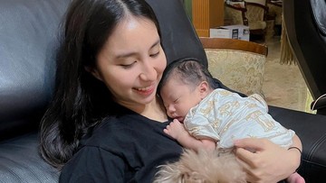 Mengenal Dream Feeding Seperti Dilakukan Clairine Clay, Bisa Bikin Bayi ASI Tidur Lebih Pulas