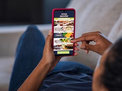 Duh! Pria Ini Nekat Menguntit Mantan Kekasih Pakai Aplikasi Makanan Online