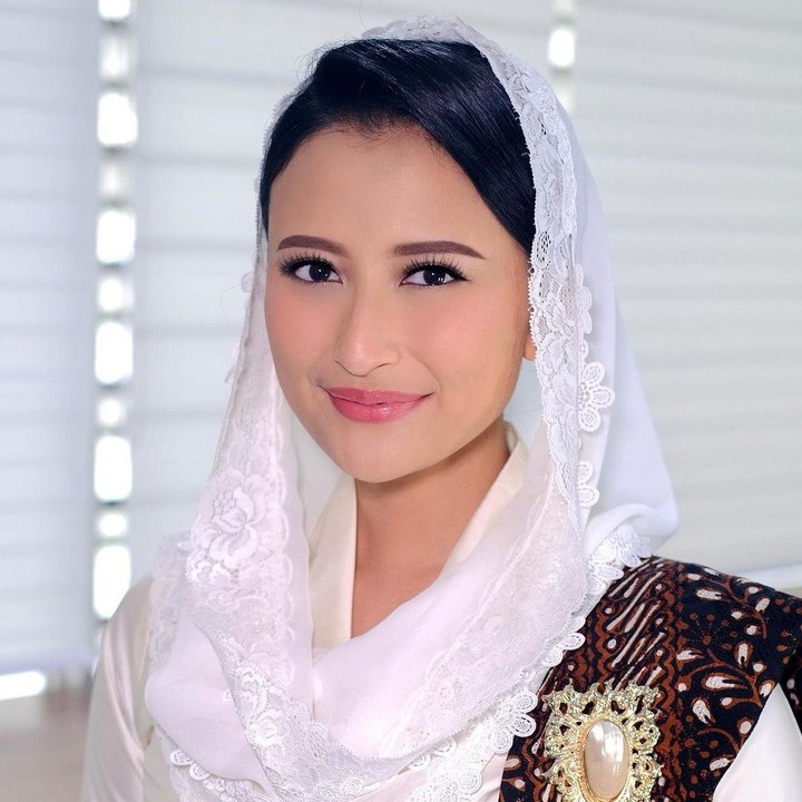 <p>Dyah Roro juga aktif di bidang lingkungan sebelum masuk politik. Ia diketahui mendirikan Indonesian Energy and Environmental Institute (IE2I), yakni lembaga yang berfokus pada peningkatan kesadaran tentang pemanasan global dan perubahan iklim. (Foto: Instagram @dyahroroestiwp)</p>