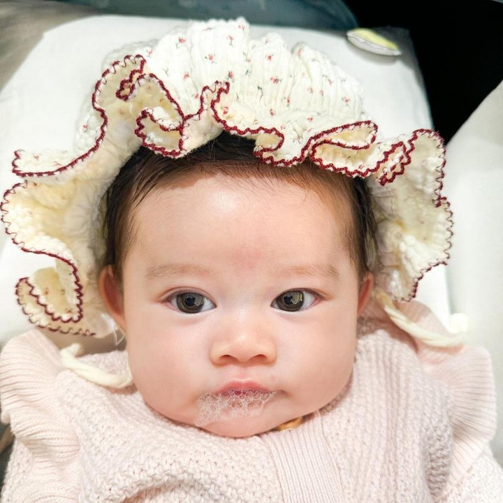 <p>Melihat dari akun Instagram Gabriella, dirinya kerap tampil menggemaskan dengan aksesoris rambut. Tidak hanya topi, ia juga sering memakai bando dan pita. (Foto: Instagram: @gabriellasumargo)</p>