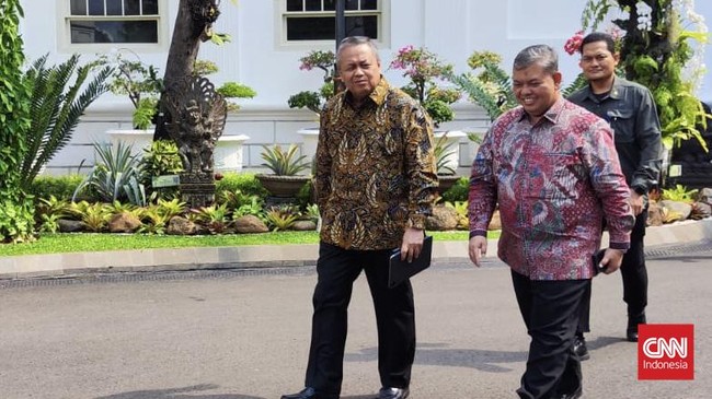 Gubernur Bank Indonesia (BI) Perry Warjiyo menemui Presiden Prabowo Subianto di Istana Kepresidenan Jakarta, Kamis (24/10).