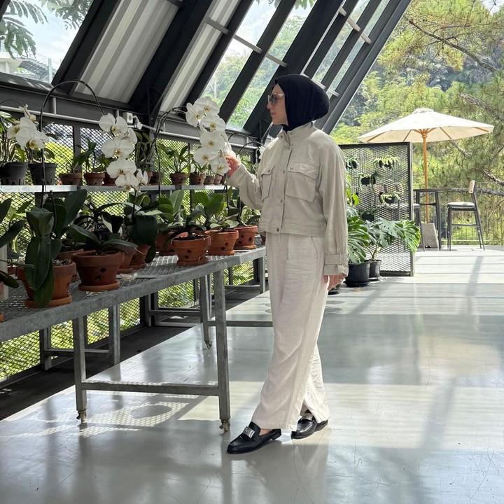 <p>Setelah resmi menjadi pasangan suami dan istri, keduanya langsung menikmati bulan madu. Hal tersebut diketahui langsung dari beberapa momen yang diunggah oleh Irish di akun Instagram pribadinya. (Foto: Instagram@_irishbella_)</p>