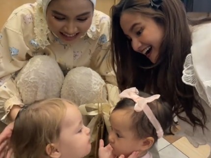 5 Potret Menggemaskan Baby Kamari Ketemu Launa Anak Sabrina Anggraini