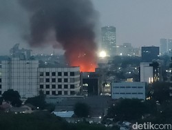 Bangunan Terbakar di Mampang Berupa Ruko, 15 Damkar Dikerahkan