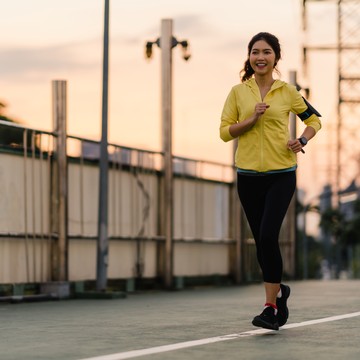 Lari vs Jalan Kaki, Mana yang Lebih Ampuh Bantu Turunkan Berat Badan?