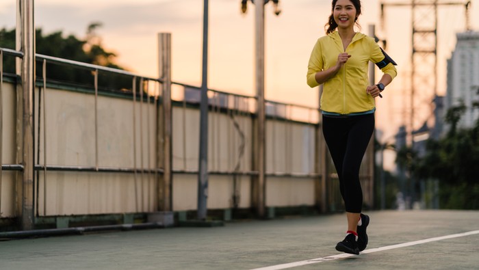 Lari vs Jalan Kaki, Mana yang Lebih Ampuh Bantu Turunkan Berat Badan?