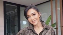 Gaya Rambut Berponi Manglingi bak ABG, Penampilan Maia Estianty Jadi Sorotan