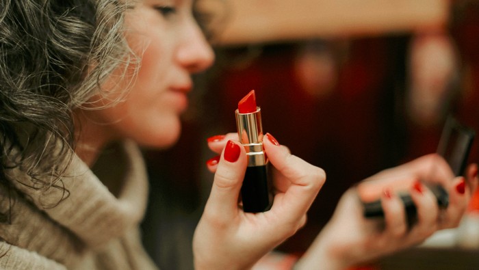 The Lipstick Effect Sedang Ramai, Apa Saja Barang 