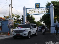 Mobil Dinas Menteri Pakai Produk Pindad, Wamenkeu: Butuh Waktu